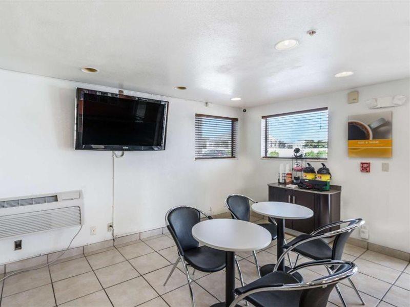 Motel 6-San Marcos, Tx - North Экстерьер фото